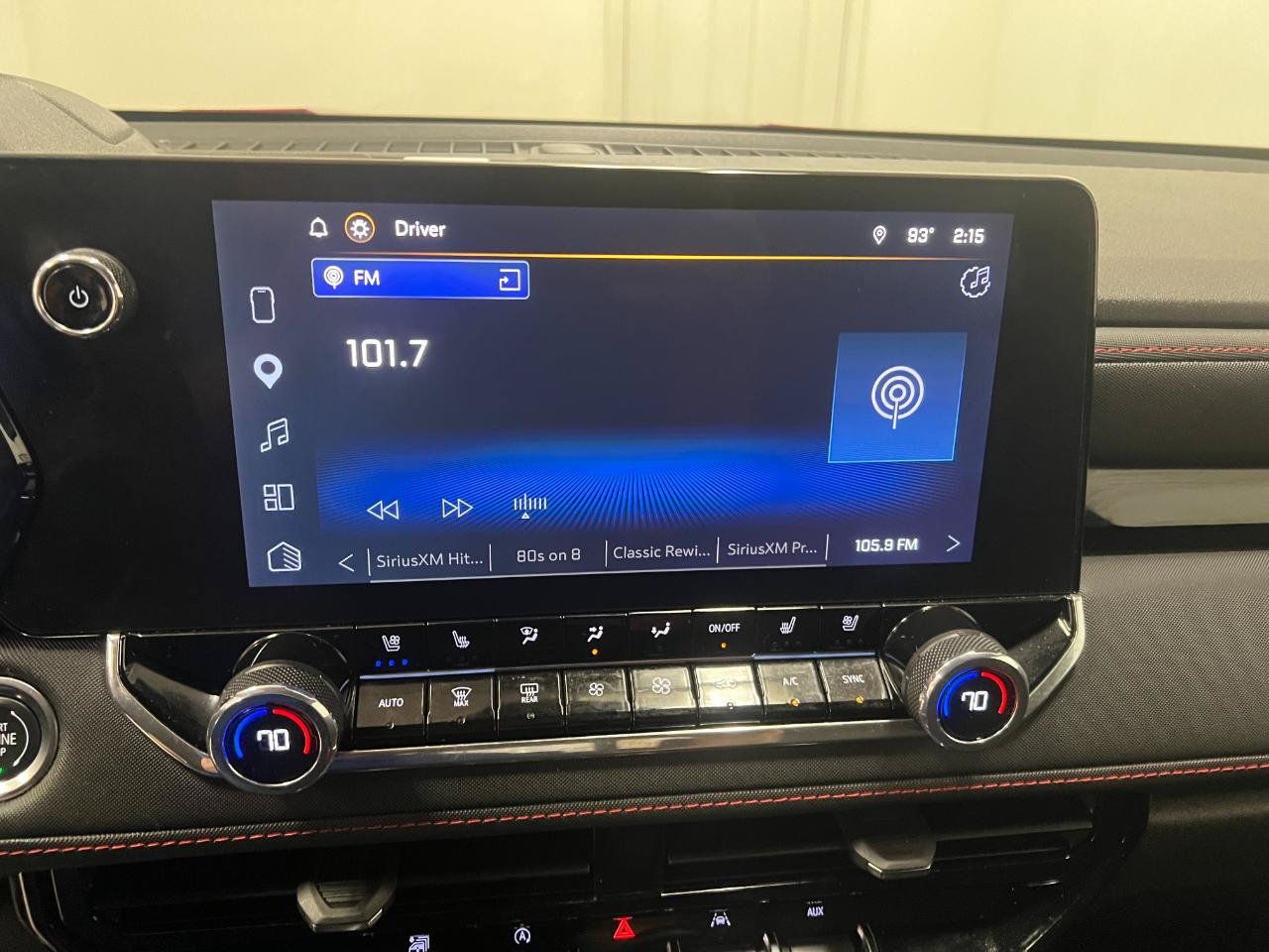 Used 2025 Chevrolet Colorado Z71 w/ Technology Package AWD/4WD image 39