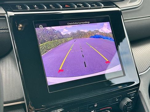 Used 2023 Jeep Grand Cherokee Altitude image 13