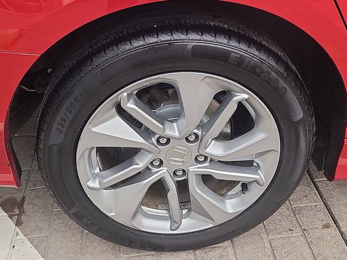 Used 2018 Honda Accord LX image 23