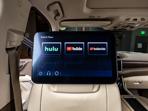 Used 2023 GMC Yukon Denali w/ Denali Reserve Package image 32