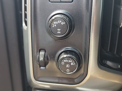 Used 2018 Chevrolet Silverado 1500 LT w/ All Star Edition AWD/4WD image 42