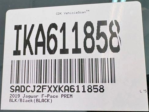 Used 2019 Jaguar F-PACE Premium image 17