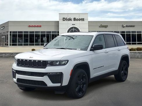 New 2026 Jeep Grand Cherokee Limited w/ Limited Altitude Package AWD/4WD image 2