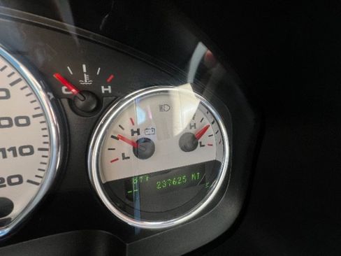 Used 2005 Ford F150 Lariat image 14