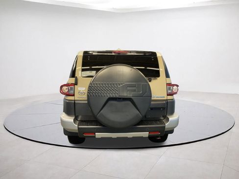 Used 2013 Toyota FJ Cruiser 4WD image 5