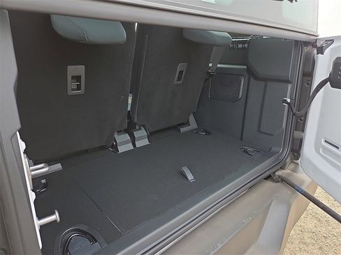 New 2025 Ford Bronco 2-Door image 18