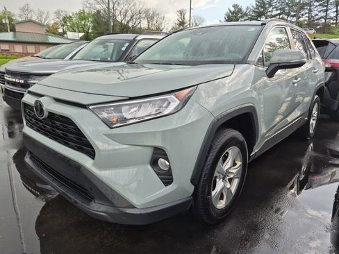 Used 2021 Toyota RAV4 XLE w/ Convenience Package AWD/4WD image 2