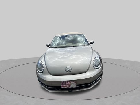 Used 2014 Volkswagen Beetle TDI FWD image 2