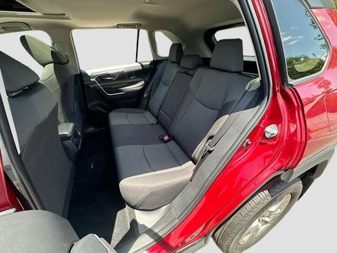 Used 2022 Toyota RAV4 XLE w/ Convenience Package AWD/4WD image 22