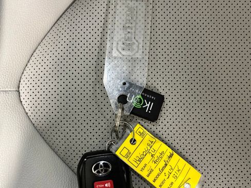 Used 2024 Toyota Grand Highlander AWD image 25