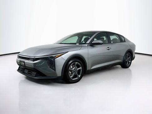 Used 2025 Kia K4 FWD image 3