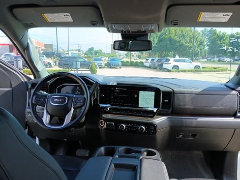 Used 2025 GMC Sierra 1500 SLT AWD/4WD image 28
