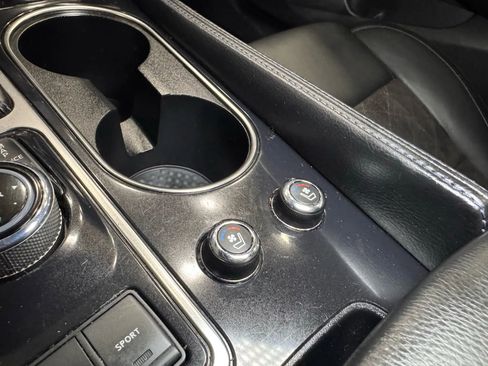 Used 2016 Nissan Maxima SR image 31