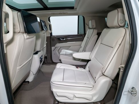 Used 2023 GMC Yukon XL Denali w/ Denali Reserve Package image 36