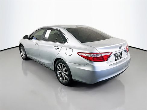 Used 2017 Toyota Camry XLE image 5