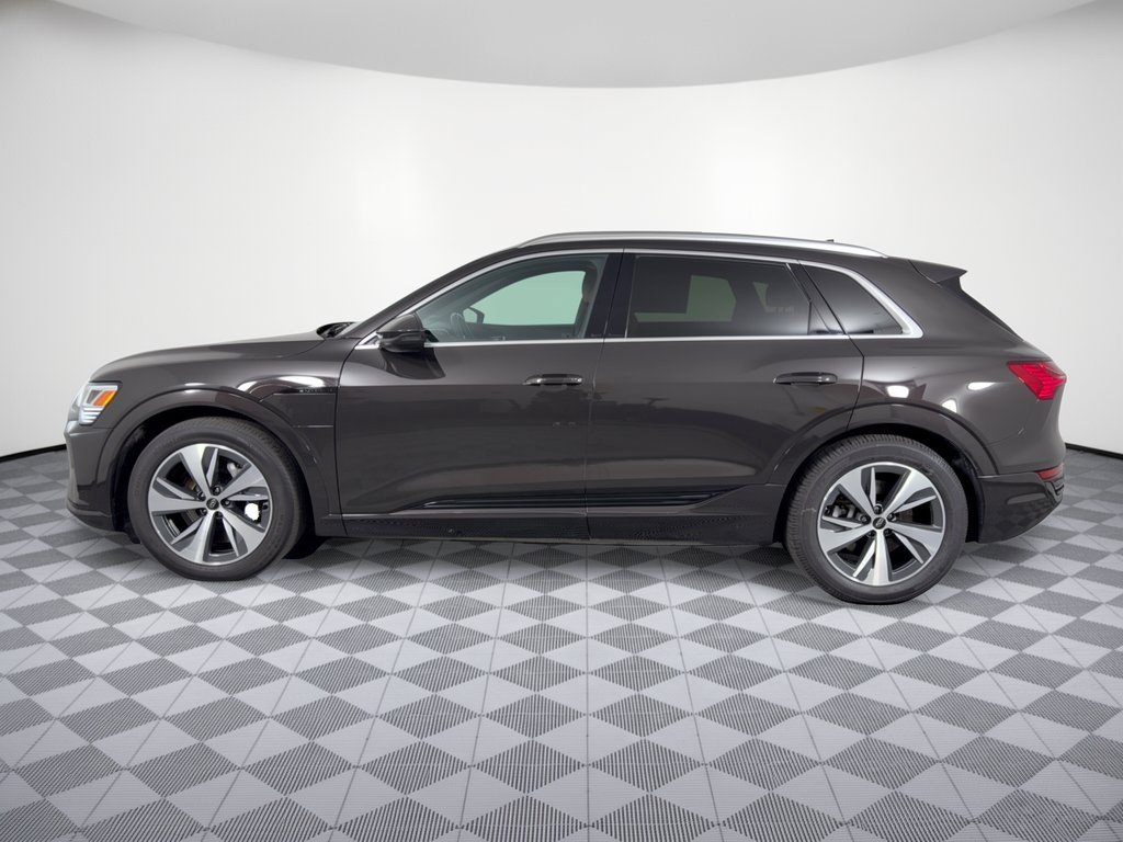 Used 2024 Audi Q8 e-tron Premium AWD/4WD image 2
