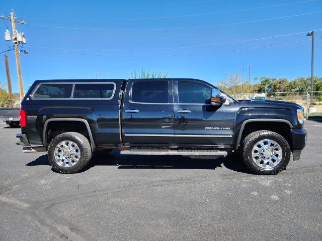 Used 2018 GMC Sierra 2500 Denali w/ Duramax Plus Package AWD/4WD image 2