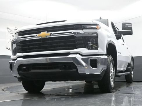 Used 2026 Chevrolet Silverado 2500 LT AWD/4WD image 4