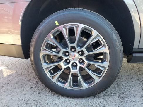 New 2026 GMC Yukon Denali image 6