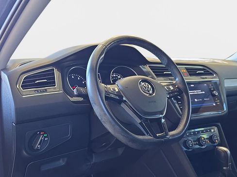 Used 2019 Volkswagen Tiguan SE AWD/4WD image 18