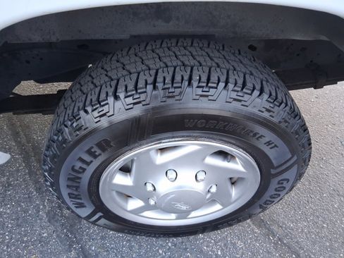 Used 2013 Ford E-150 and Econoline 150 image 16