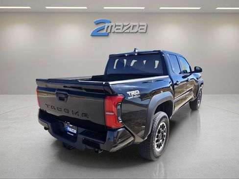 Used 2024 Toyota Tacoma TRD Off-Road image 5