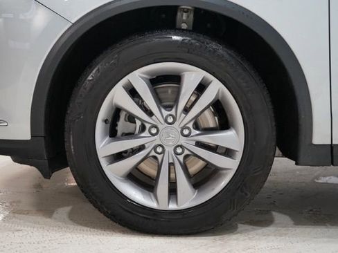 Used 2023 Acura MDX SH-AWD image 12