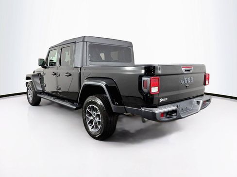 Used 2025 Jeep Gladiator Sport AWD/4WD image 9