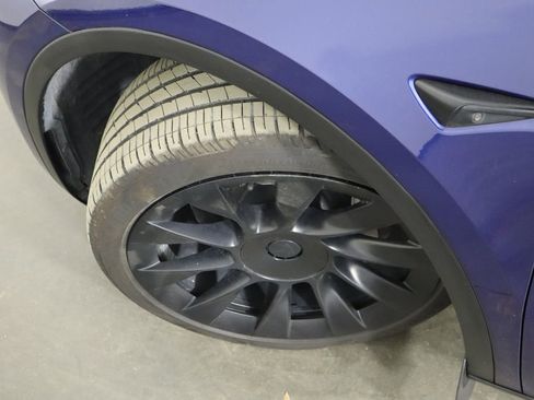 Used 2023 Tesla Model Y Long Range AWD/4WD image 40