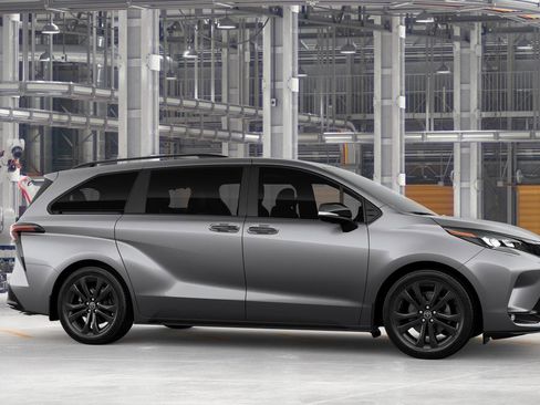 New 2026 Toyota Sienna XSE FWD image 13