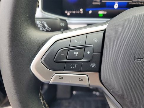 Certified 2025 Volkswagen Taos SE image 20