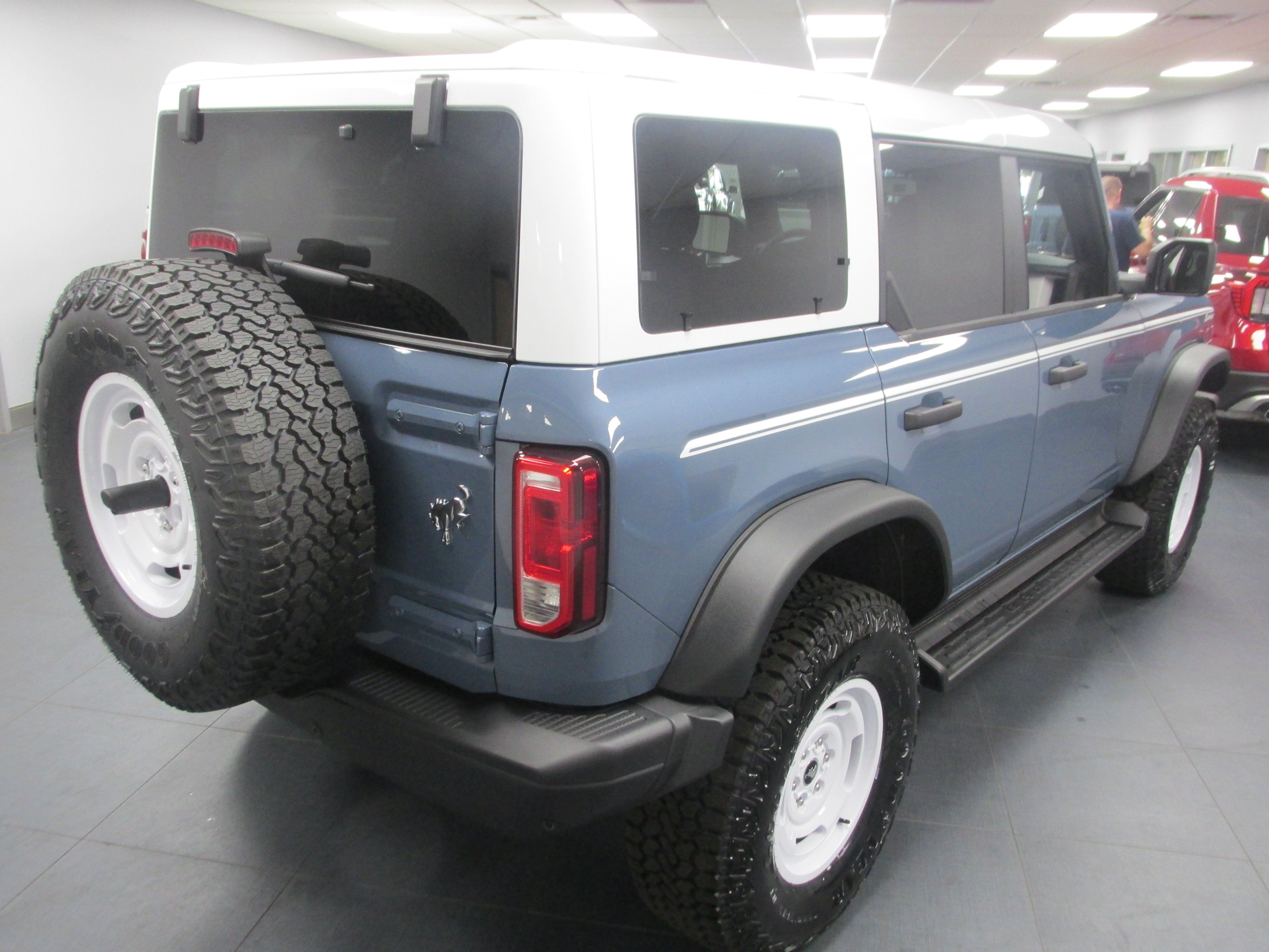 New 2025 Ford Bronco Heritage Edition AWD/4WD image 5