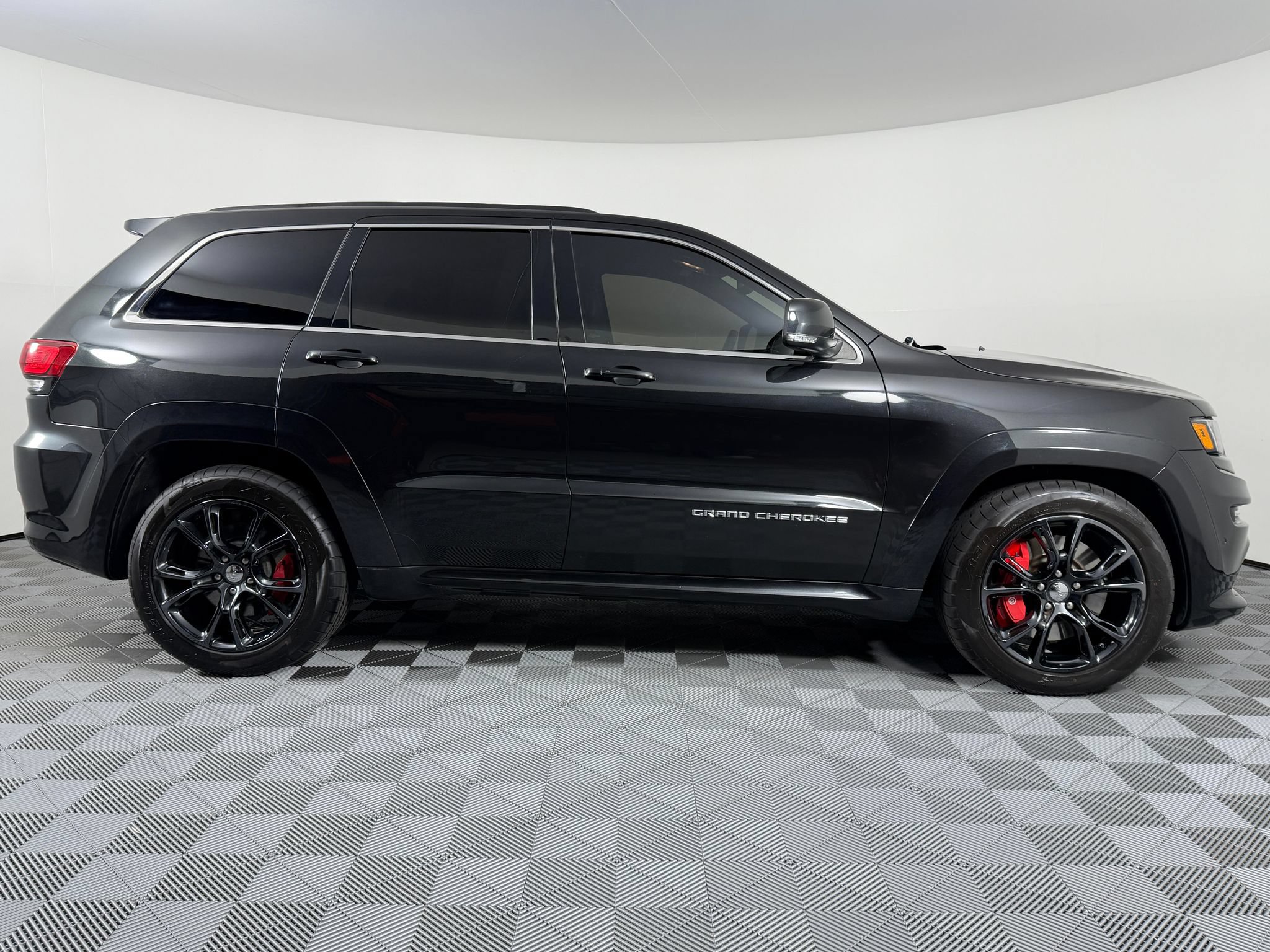Used 2014 Jeep Grand Cherokee SRT8 w/ Luxury Group II AWD/4WD image 7