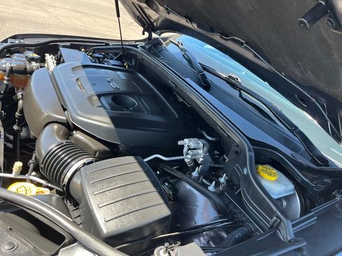 Used 2017 Jeep Grand Cherokee Altitude RWD image 40