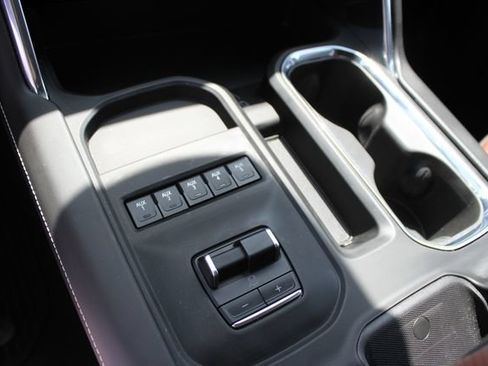 Used 2025 GMC Sierra 3500 Denali Ultimate AWD/4WD image 19