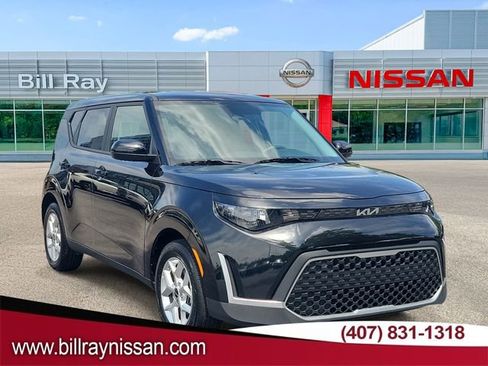 Used 2025 Kia Soul LX w/ LX Technology Package FWD image 1