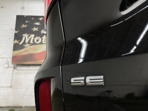 Used 2020 Ford Escape SE image 10