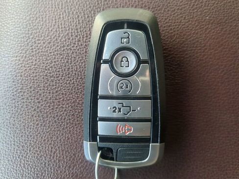 Used 2022 Ford F150 Lariat image 37