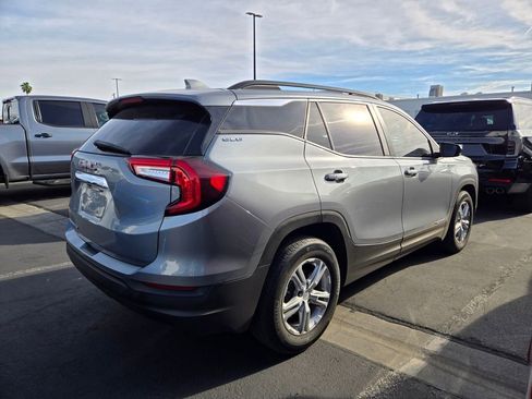 Used 2023 GMC Terrain SLE w/ Driver Convenience Package image 3