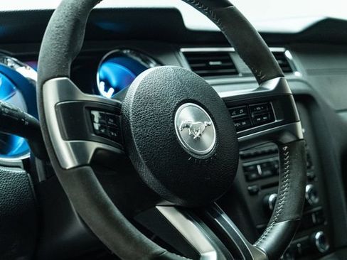 Used 2012 Ford Mustang GT RWD image 23