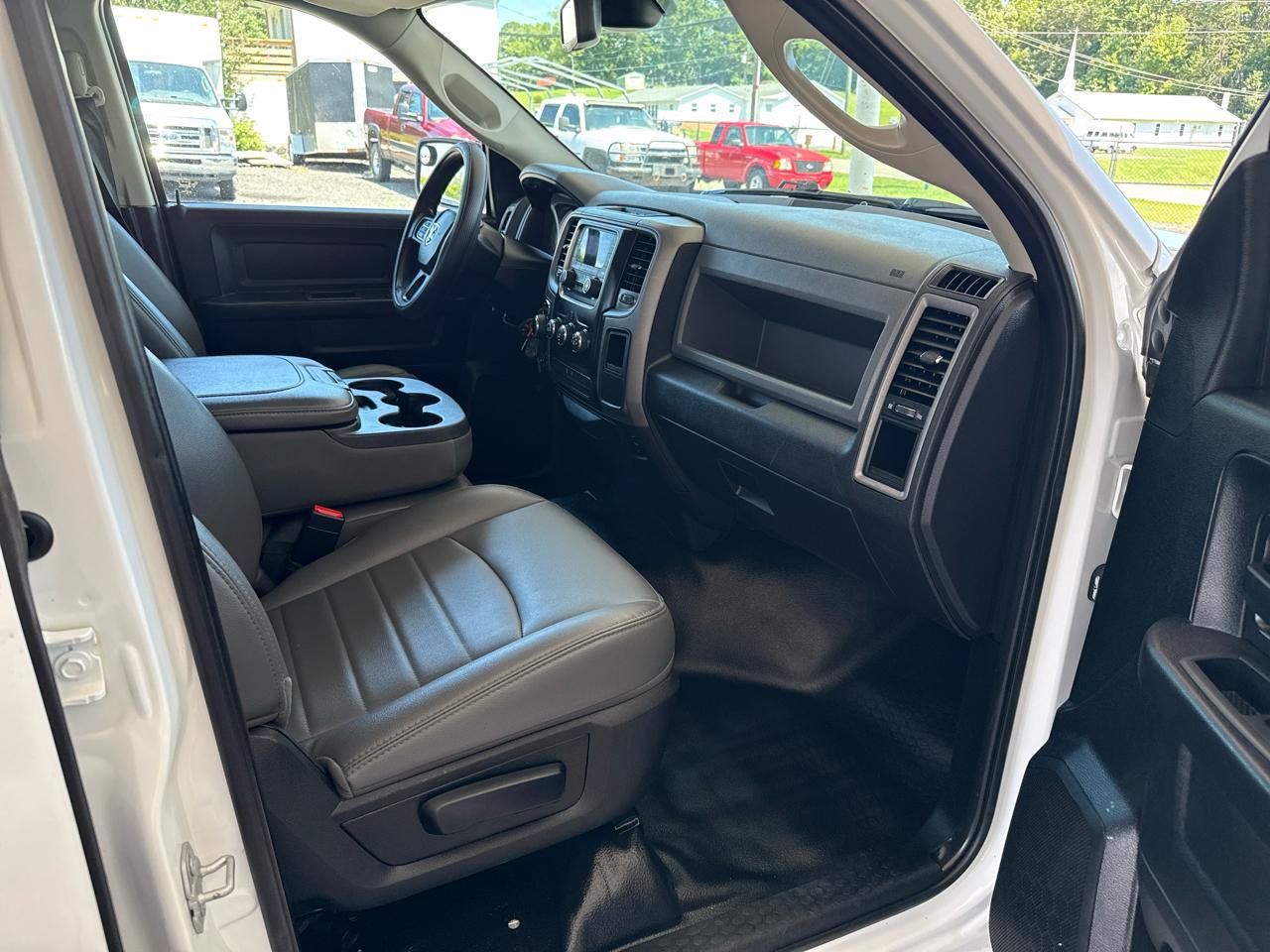Used 2018 RAM 1500 Tradesman w/ Chrome Appearance Group AWD/4WD image 29