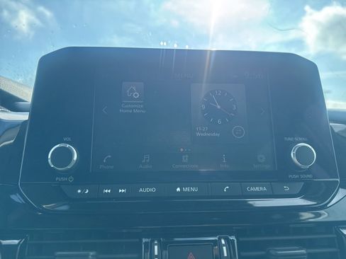 Used 2022 Nissan Pathfinder SV FWD image 42