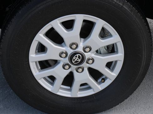 Certified 2024 Toyota Tacoma SR5 image 10