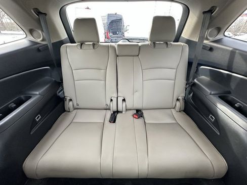 Used 2019 Honda Pilot Touring image 17