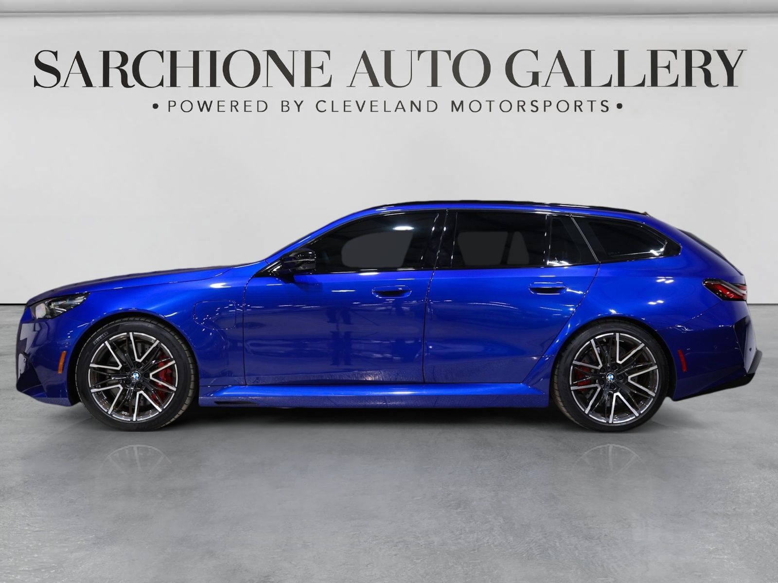 Used 2025 BMW M5 Touring AWD/4WD image 3