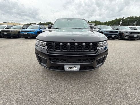 New 2026 Jeep Grand Cherokee Limited w/ Limited Altitude Package AWD/4WD image 8