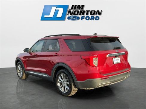 Used 2021 Ford Explorer XLT w/ Equipment Group 202A image 5
