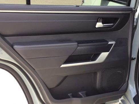 Used 2025 Toyota Sequoia Platinum image 15