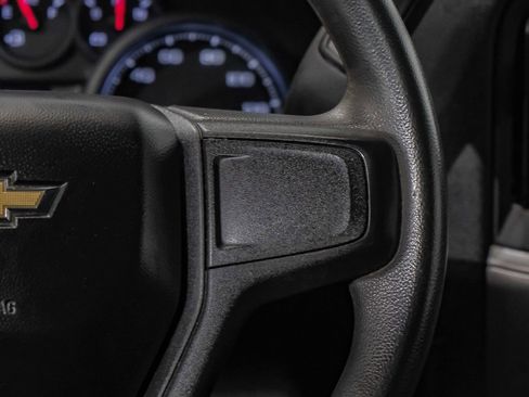 Used 2024 Chevrolet Silverado 2500 Custom w/ Custom Value Package image 18