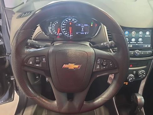 Used 2019 Chevrolet Trax LT FWD image 16